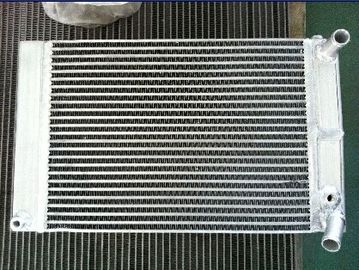 A placa do automóvel e o permutador de calor compactos da aleta/soldaram o radiador da placa